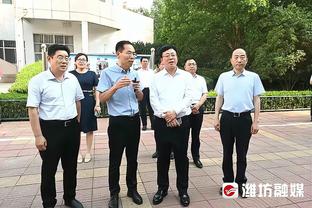 「社交秀」瓦尔加性感运动装 乔治娜和孩子们逛迪斯尼